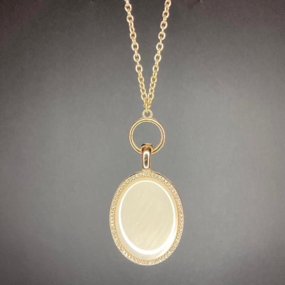 Y2K Gold Oval Pendant Necklace